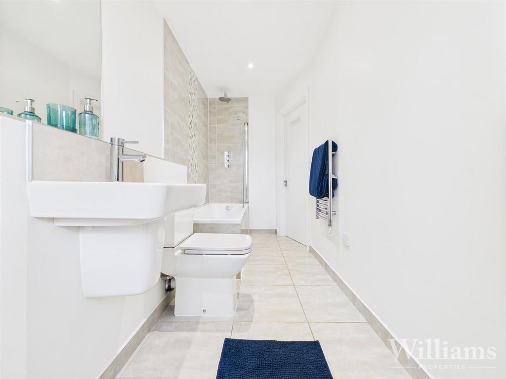 CAM04950 G0-PR0081-STILL011.jpg