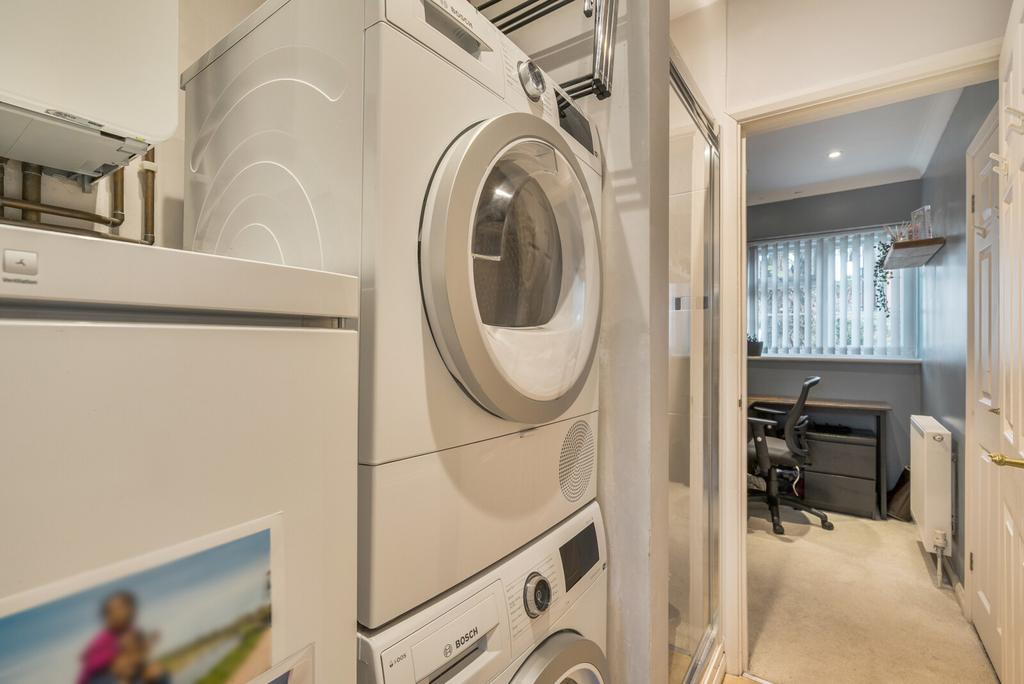 1383988 13 692455...