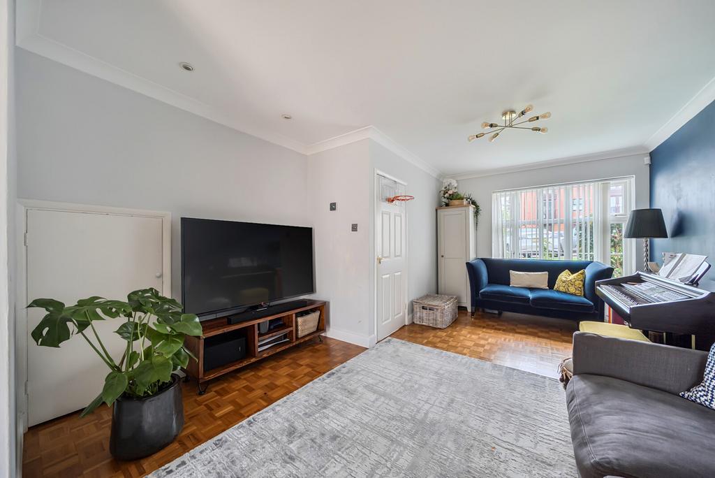 1383988 18 692456...