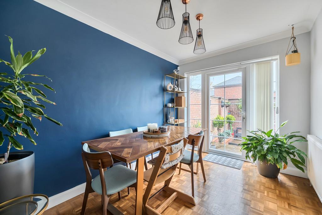 1383988 17 692456...