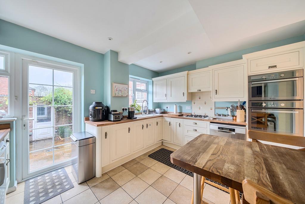 1383988 16 692455...