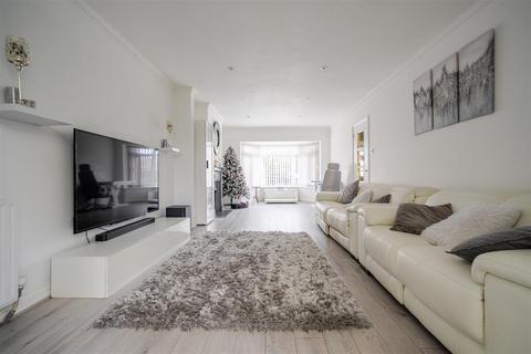 undefined, Wentworth Avenue, Ascot