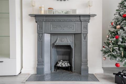 undefined, Wentworth Avenue, Ascot