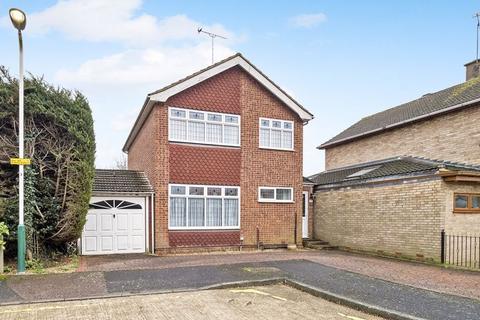 3 bedroom detached house to rent, Sorrel Walk, RM1 4EX