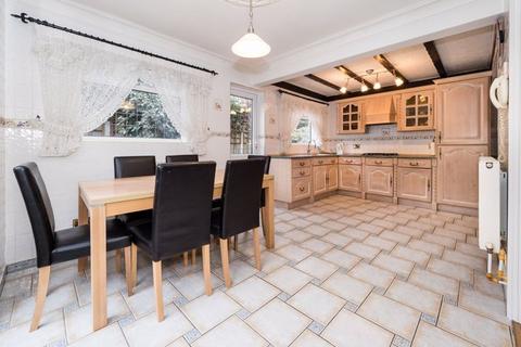 3 bedroom detached house to rent, Sorrel Walk, RM1 4EX