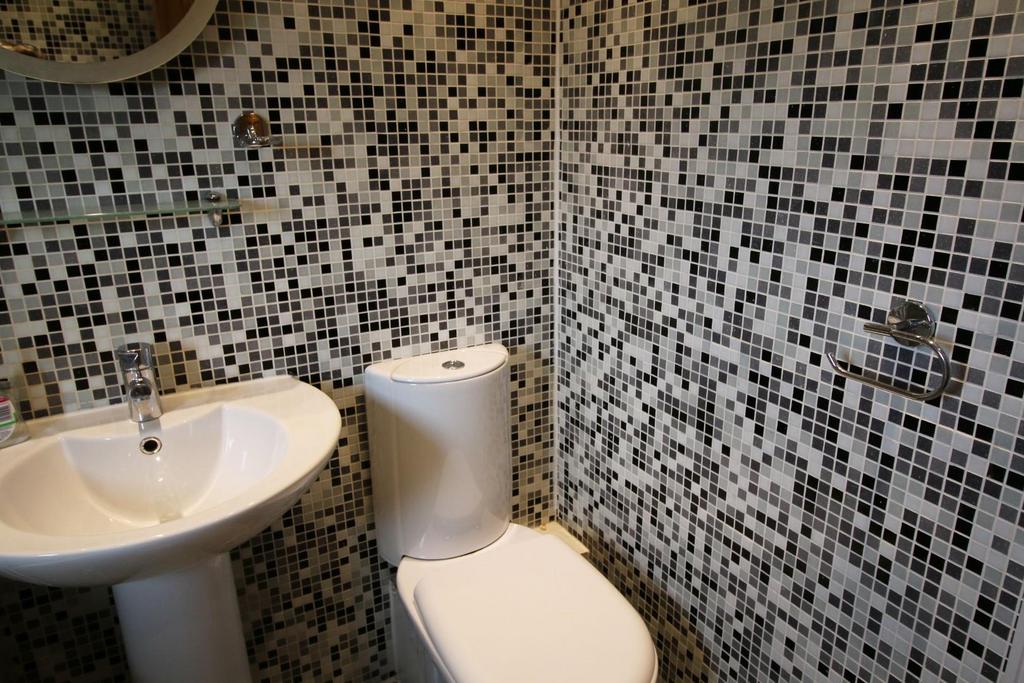 Bath 1.jpg