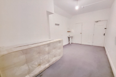 undefined, Golders Green Road, London NW11