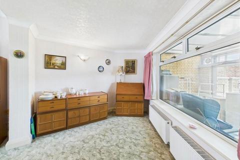 undefined, Herlwyn Avenue, Ruislip, London, Middlesex, HA4 6HE