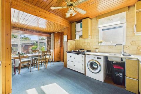 undefined, Herlwyn Avenue, Ruislip, London, Middlesex, HA4 6HE