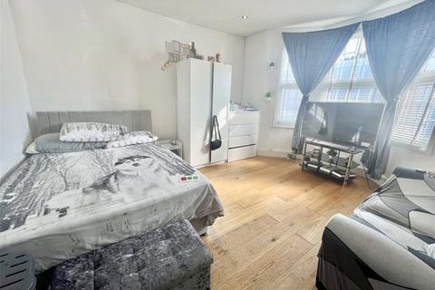 undefined, Queens Avenue, Hertfordshire WD18