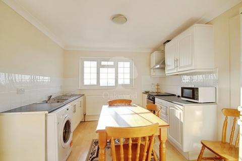 undefined, Beaulieu Close, Slough SL3