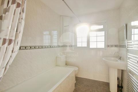 undefined, Beaulieu Close, Slough SL3