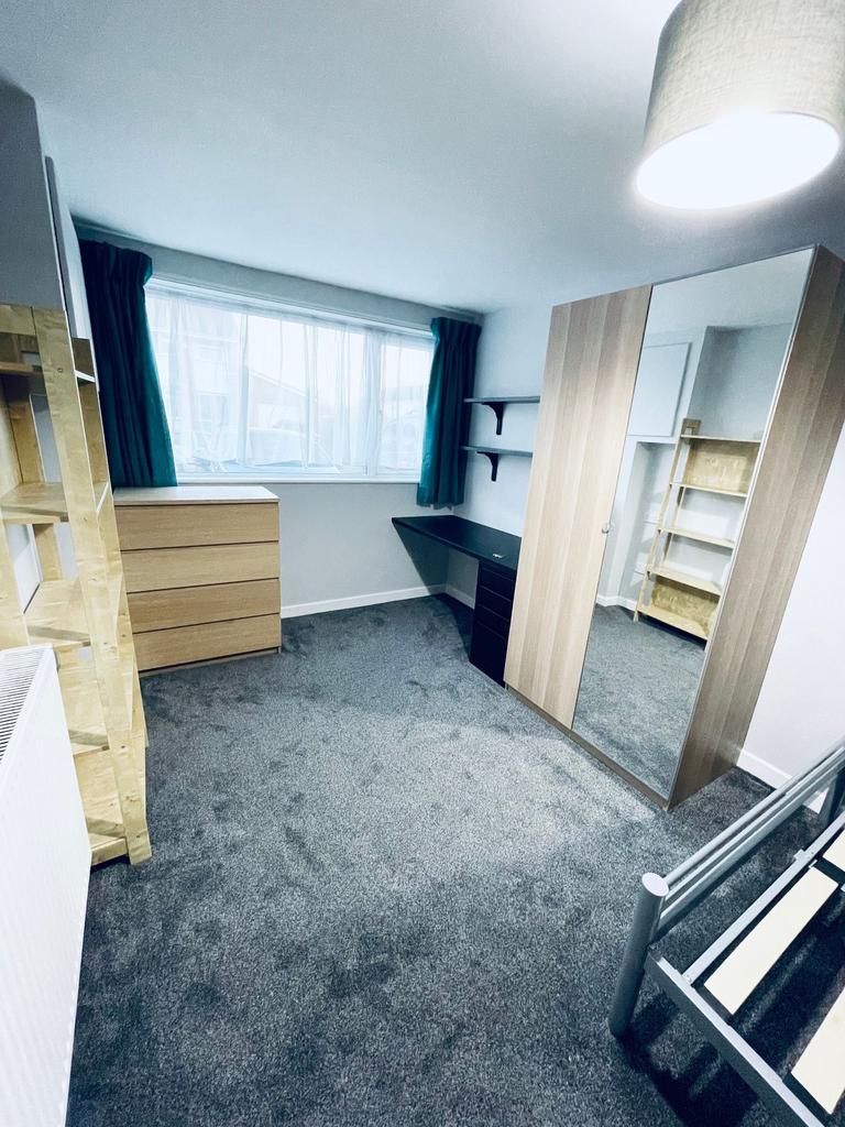 Bright, well-presented furnished bedroom with l...