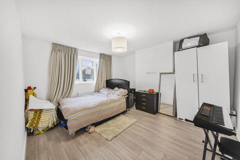 undefined, Waters Road, Kingston upon Thames KT1