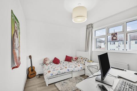 undefined, Waters Road, Kingston upon Thames KT1