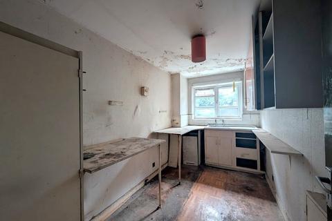 2 bedroom apartment for sale, Castle Way, Feltham, TW13