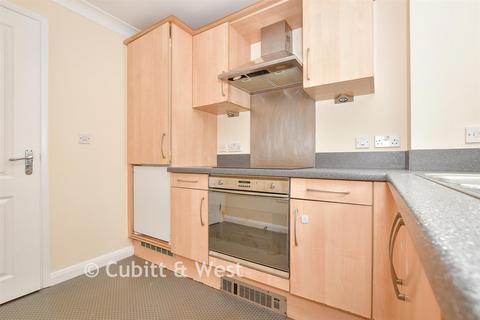 2 bedroom apartment for sale, Quarterdeck, Portsmouth PO6