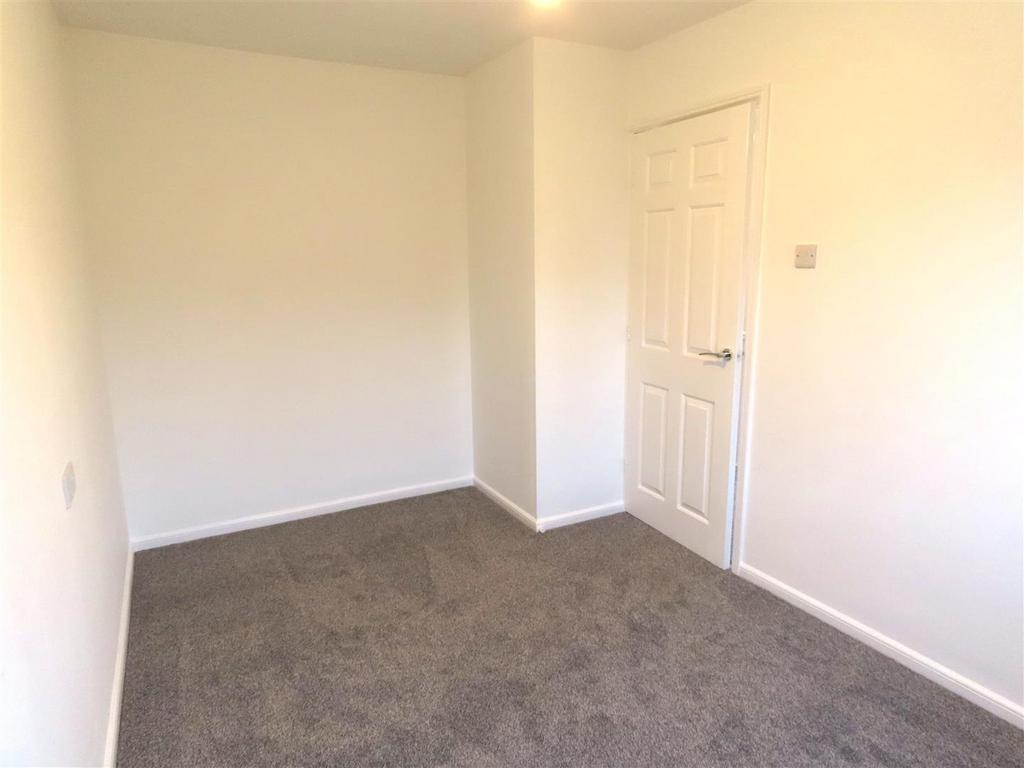 Main rear bedroom