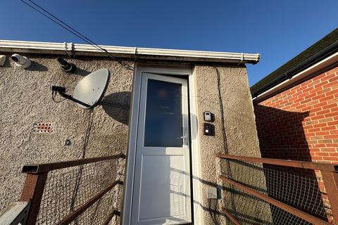 undefined, Flat , - Bridgend Road, Aberkenfig, Bridgend