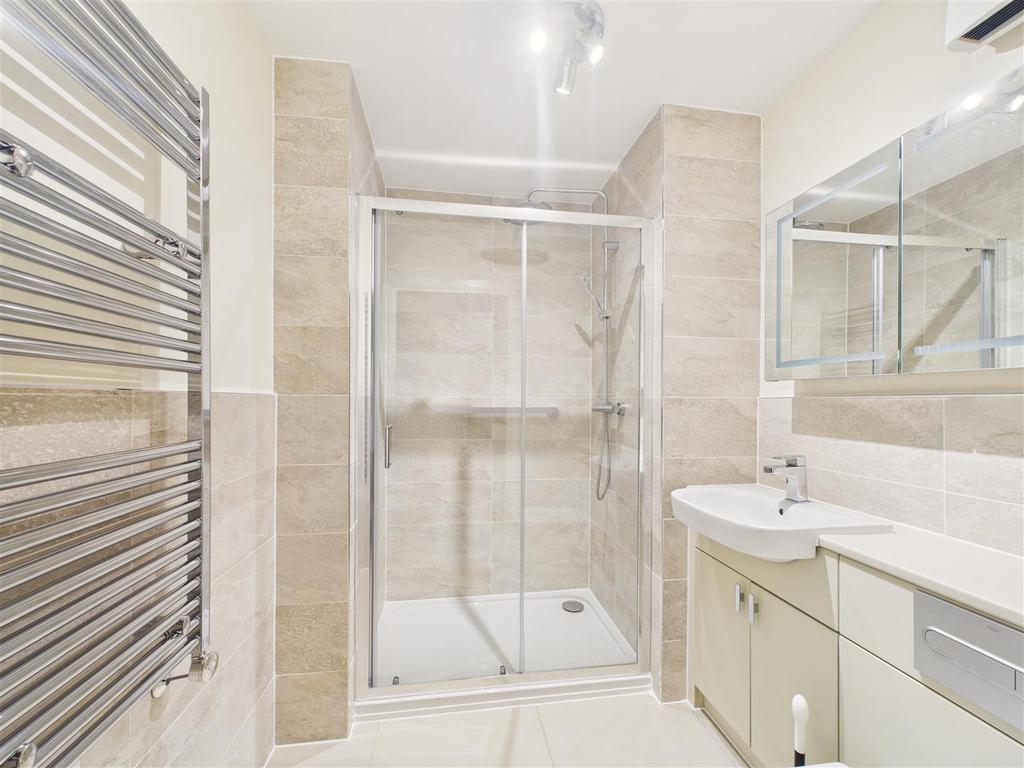 CAM03303 G0-PR0273-STILL012.jpg