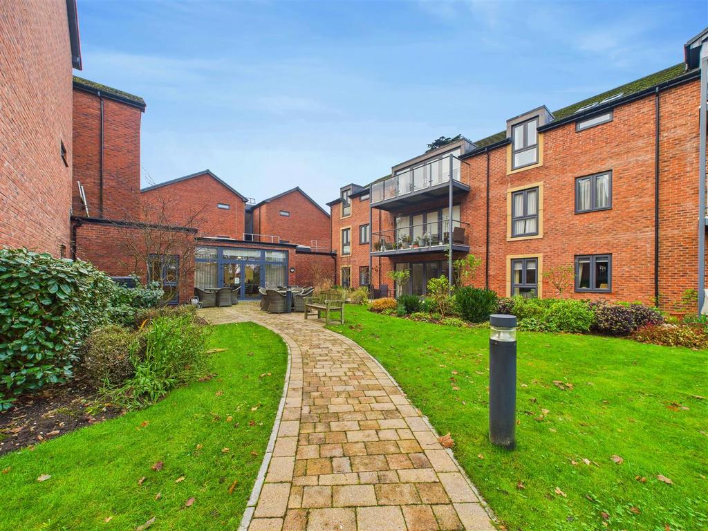 CAM03303 G0-PR0273-STILL031.jpg