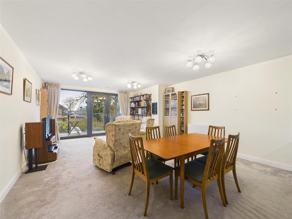 CAM03303 G0-PR0273-STILL004.jpg