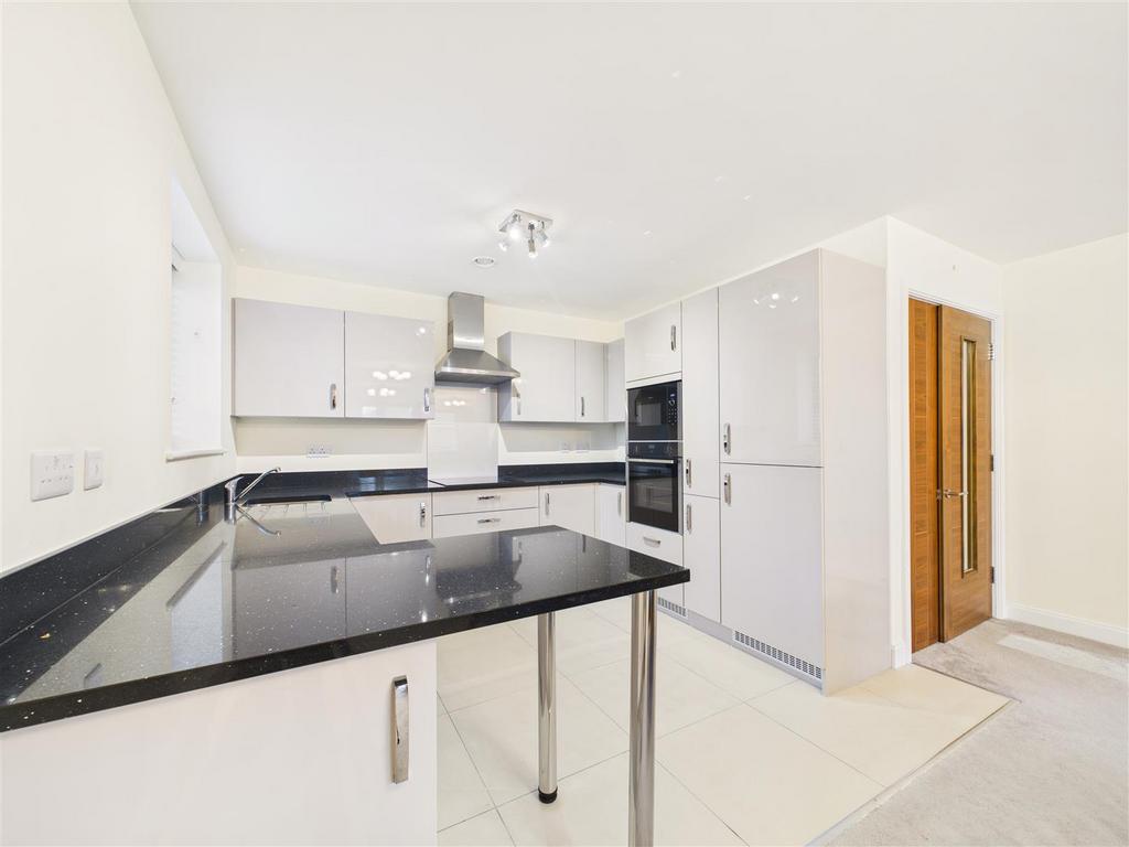 CAM03303 G0-PR0273-STILL006.jpg