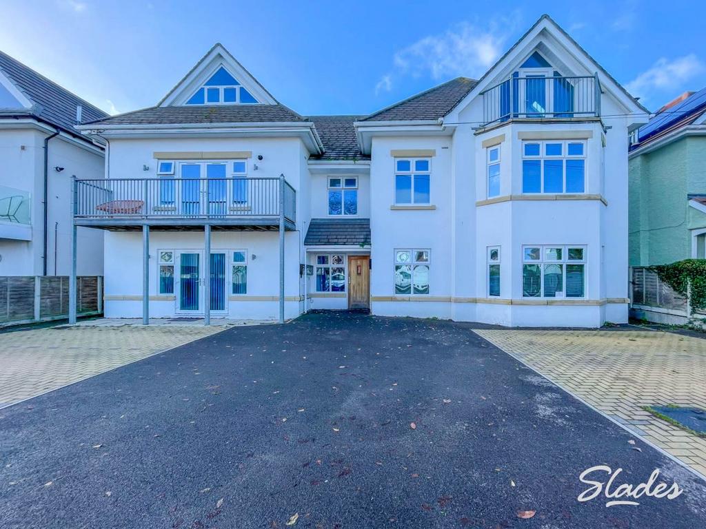 6 pinecliffe Avenue