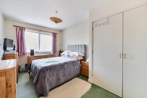 2 bedroom flat for sale, Lexham Court, Oldfield Lane North, Greenford, UB6