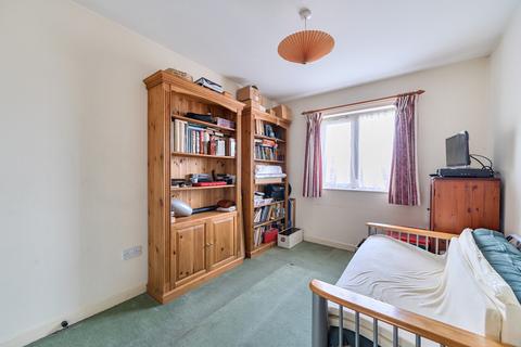 2 bedroom flat for sale, Lexham Court, Oldfield Lane North, Greenford, UB6