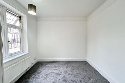 undefined, Room 3, Hart Road