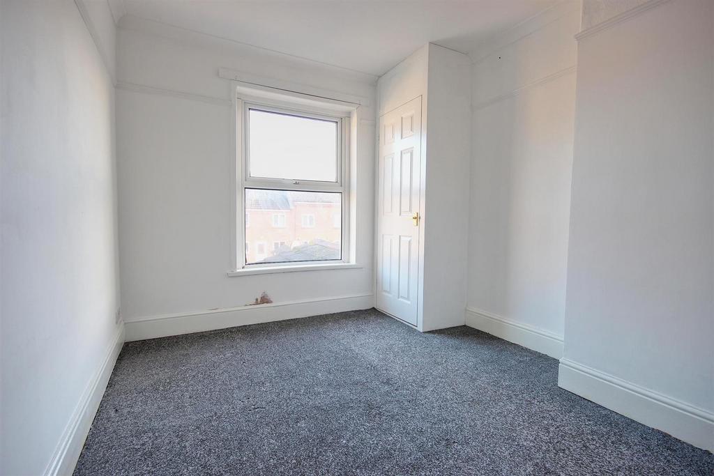 Bedroom 2 (rear)