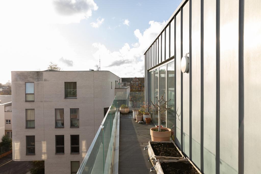 323042 - RF-SPURSTOWE-TERRACE-25.jpg