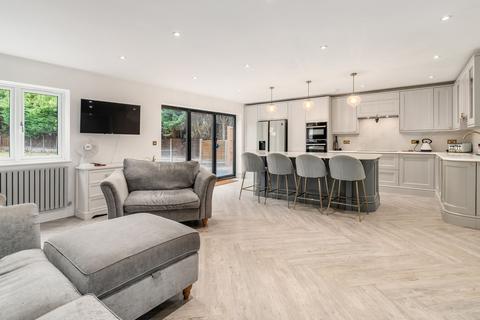 undefined, Pike Way, Epping CM16