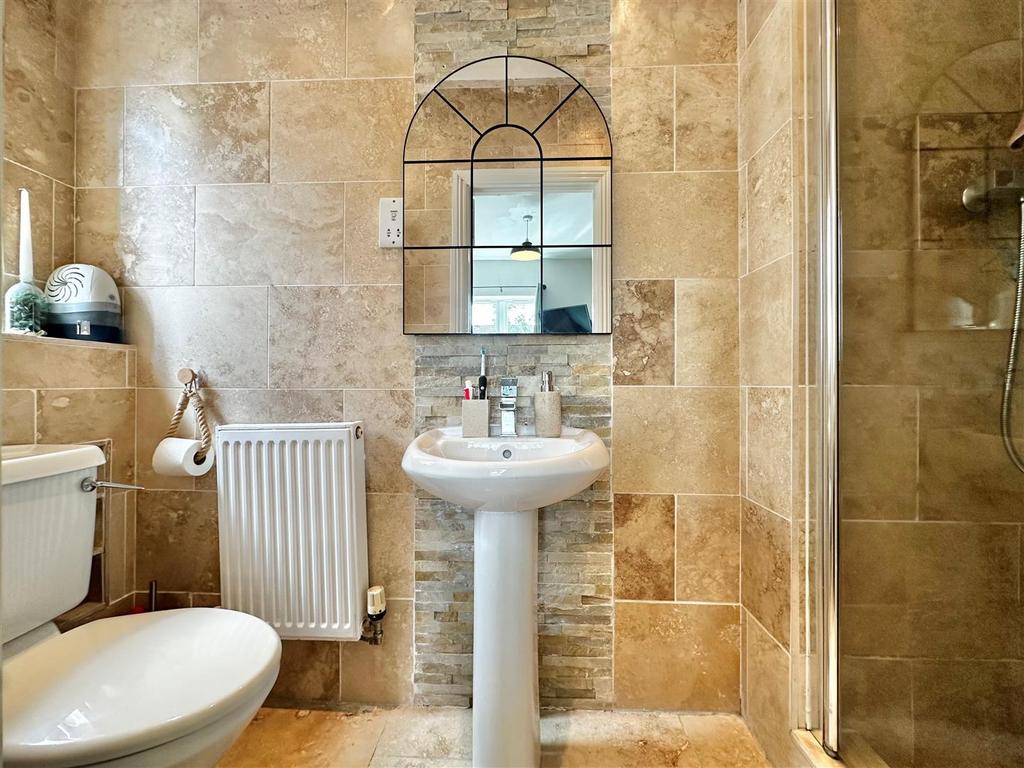 Ensuite.jpg