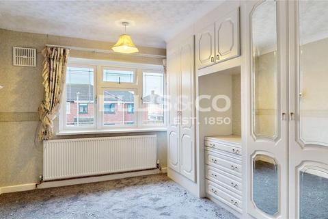 3 bedroom end of terrace house to rent, Warley Road, Hayes, UB4