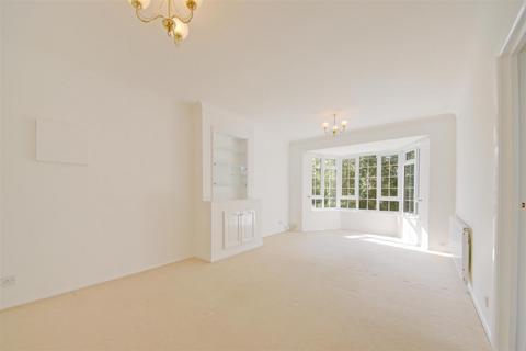 undefined, Craigmount, Radlett WD7