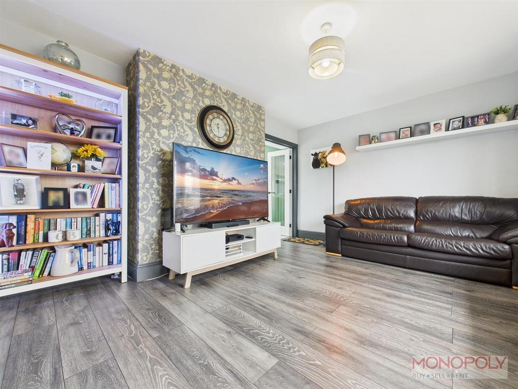 CAM04439 G0-PR0192-STILL011.jpg