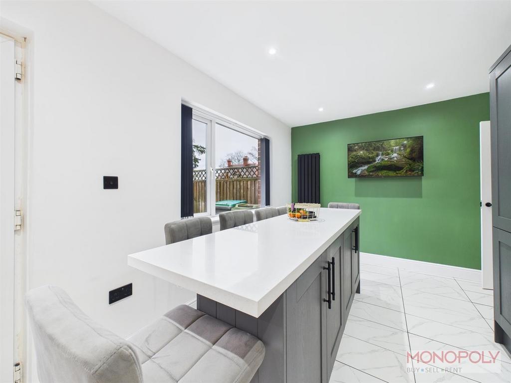 CAM04439 G0-PR0192-STILL003.jpg