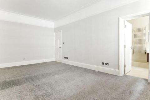 3 bedroom apartment to rent, Baker Street, London NW1