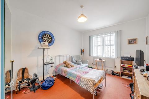 2 bedroom flat for sale, Tudor House, Rose Bates Drive, London, NW9