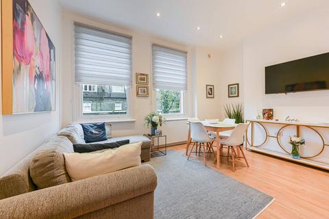 Auriol Road, London, Hammersmith, London, W14