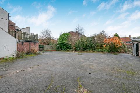 undefined, Russell Street, Hull HU2