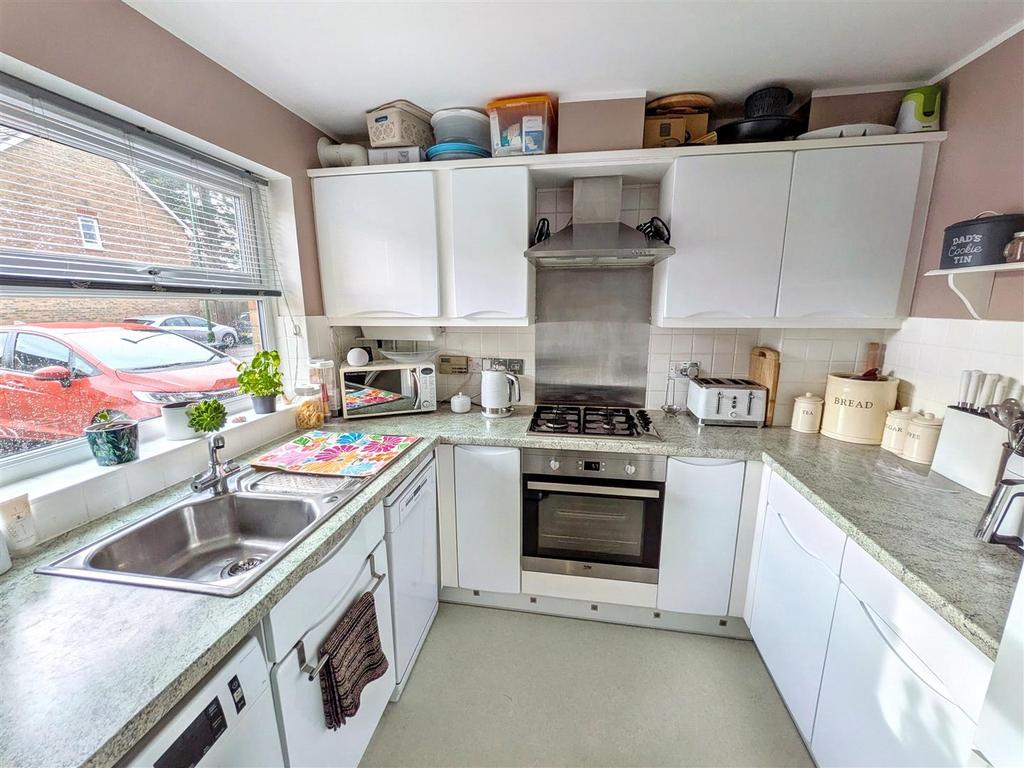 Kitchen 4.jpg