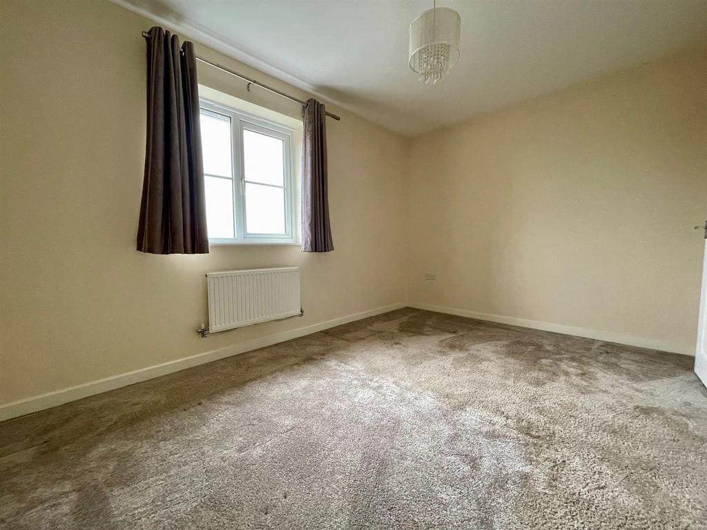 Bedroom 1 (rear)