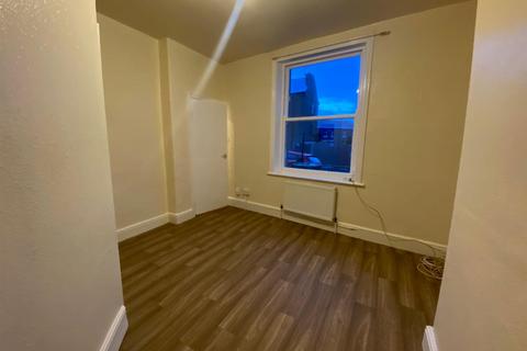 1 bedroom terraced house to rent, Pollard Street, Huddersfield