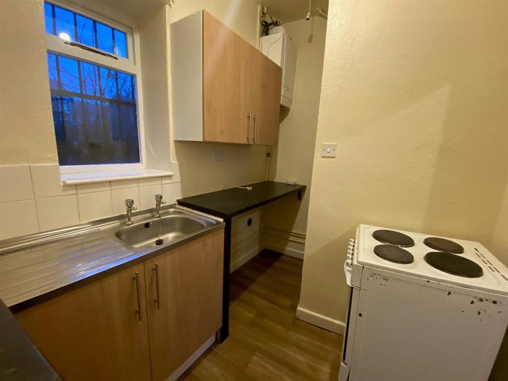 KITCHEN 1.jpg