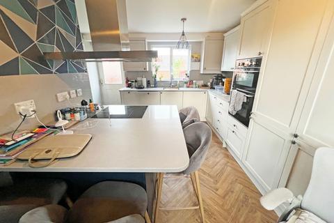3 bedroom semi-detached house for sale, Wainwright Avenue, Hamilton, Leicester, Leicestershire, LE5 1QW