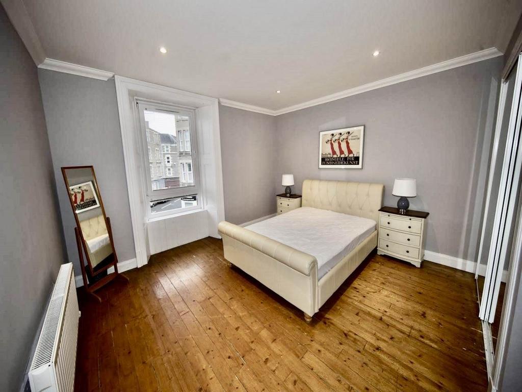 Master bedroom 220 (