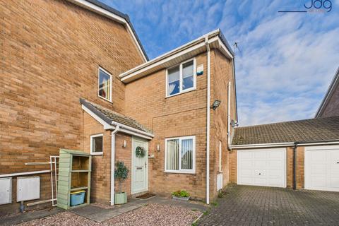 Ellwood Grove, Morecambe | Bright Two-Bed Home with Attractive Garden & Outdoor Seating